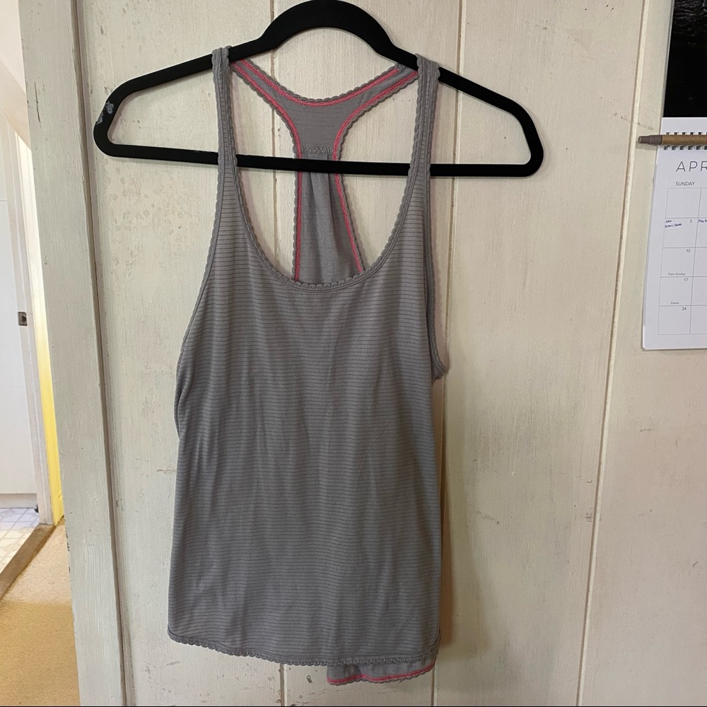 Lululemon tank